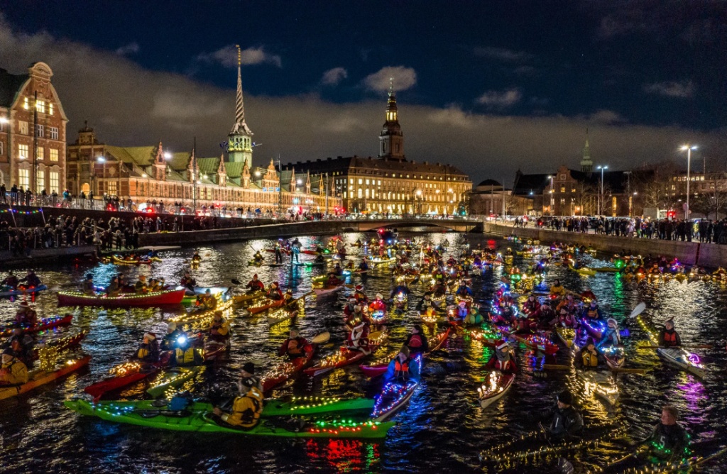 Christiansborg and the canals